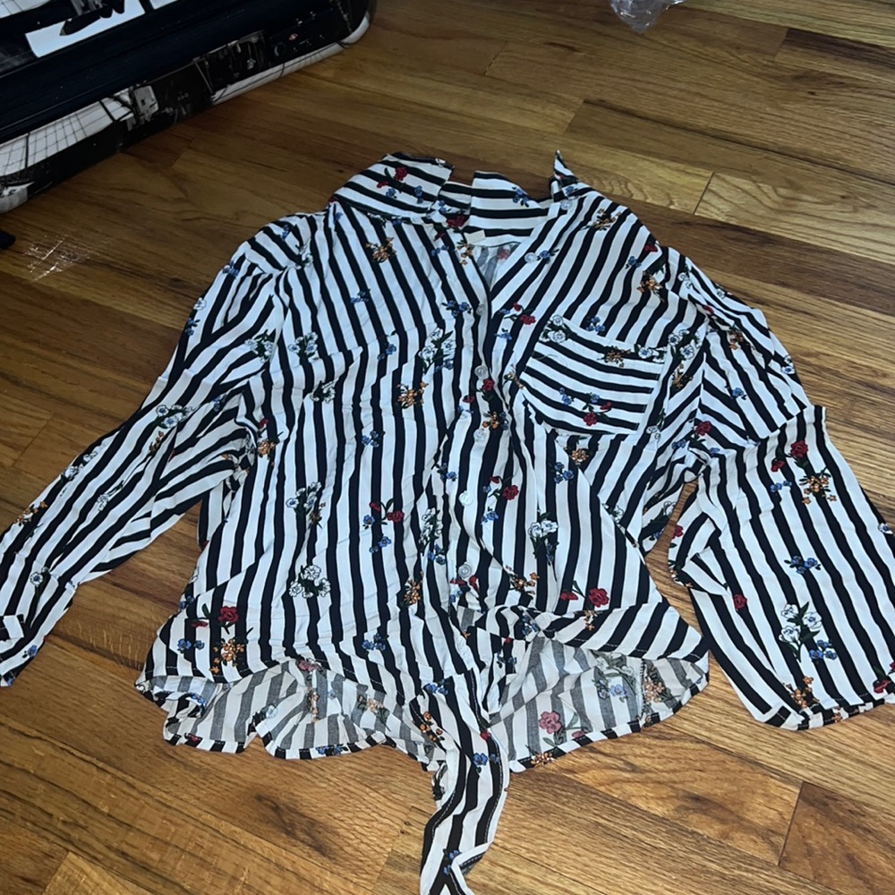 Tie in front floral stripe button up